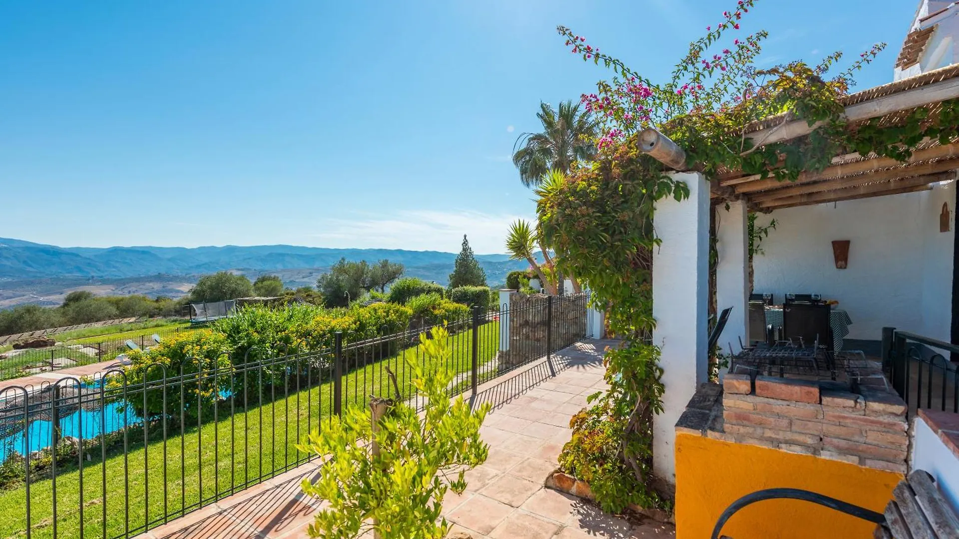 Country house Cantueso Holiday Park Periana